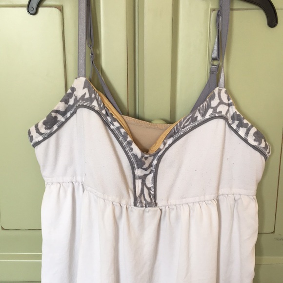 Lululemon Athletica Tank - Picture 3 of 6